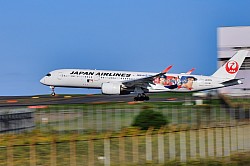 合焦流し撮り（羽田空港）